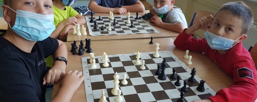 Świetlica szkolna - gra w szachy