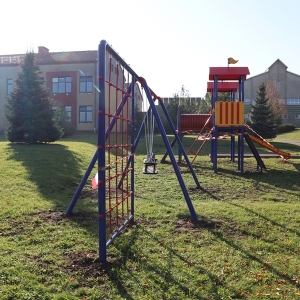 pokaż obrazek - Szkoła Podstawowa w Trąbkach Wielkich ma nowy plac zabaw